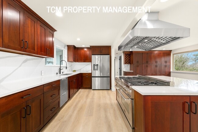 Photo - 1121 E Guiberson St