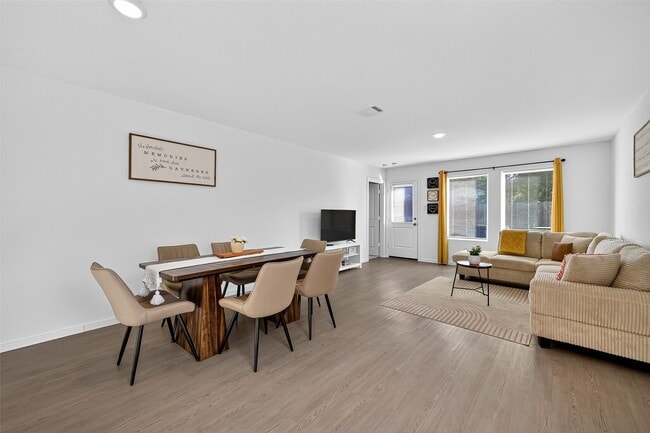 Photo - 228 Laura Leigh Ln