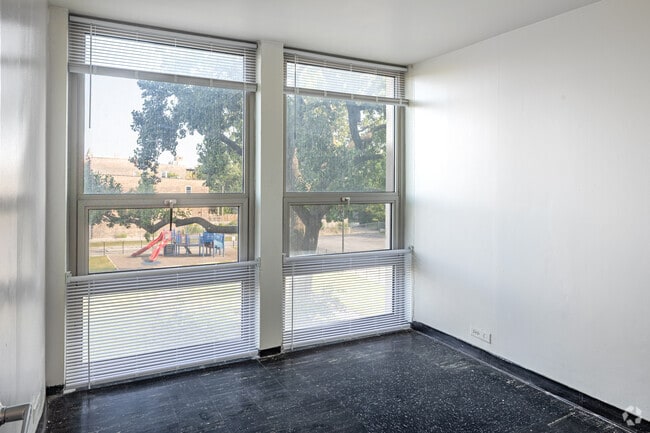 3BR, 1BA - 1050SF - Third Bedroom