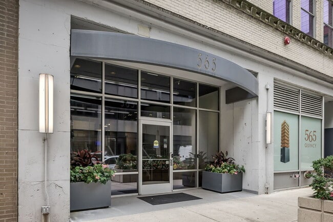 Photo - 565 W Quincy St Unit 814