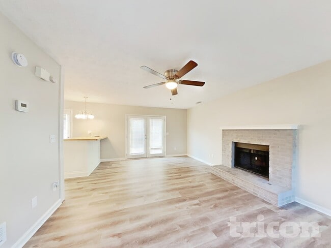 Photo - 1182 Plunkett Way
