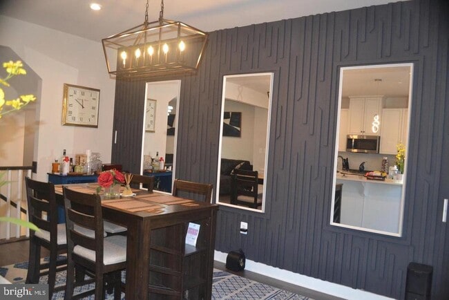 Building Photo - 1015 Rampart Dr