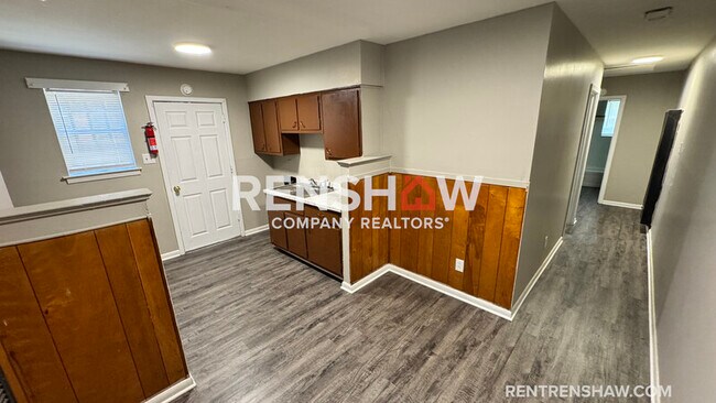 Photo - 1072 S Willett St