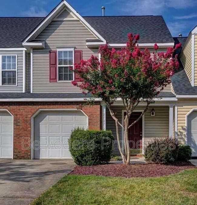 Photo - 2707 N Keswick Way House