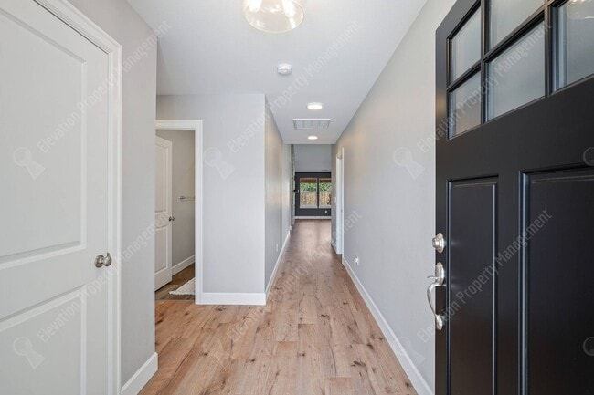 1679 SW Black Butte Ct