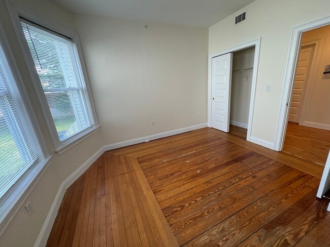 Photo - 52 Ashford St Unit 2