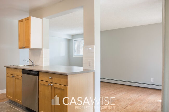 Photo - 10230-120 120 St NW