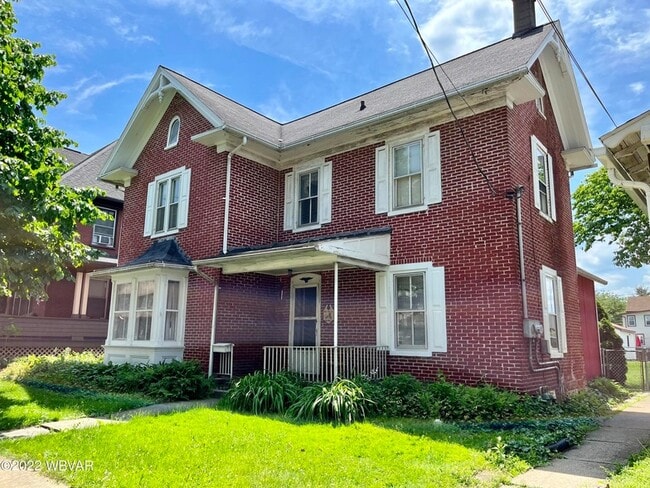 Building Photo - 336 Hastings St