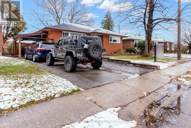 Photo - 44 Shrewsbury Square