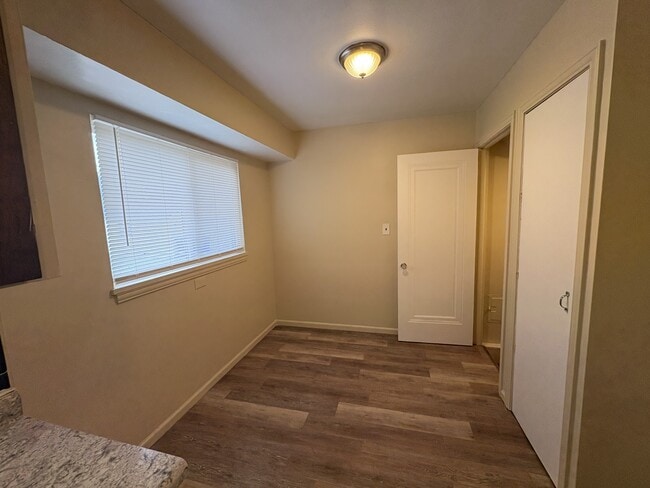 Photo - 19474 Montrose St