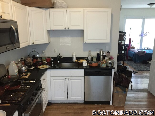 Photo - 80 Hillside St Unit 3
