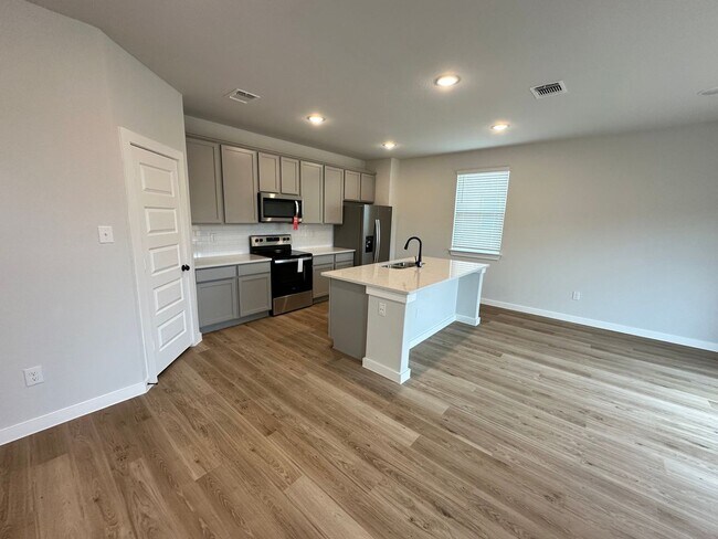 Photo - 14607 Emerio Dr