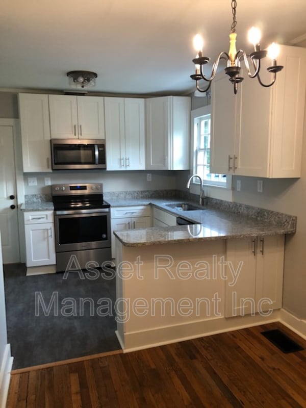 Photo - 3730 Speedway Cir