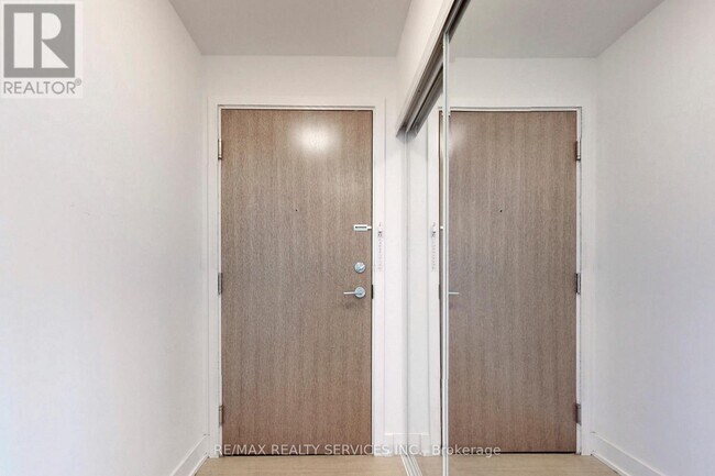 Photo - 20 Shore Breeze Dr Unit 2006