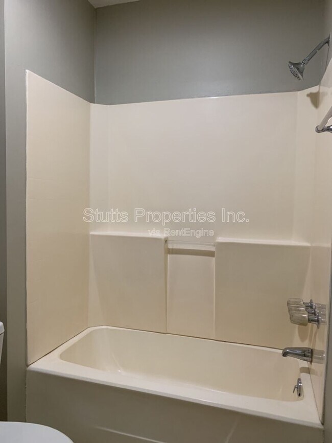 Photo - 14 Winston Square