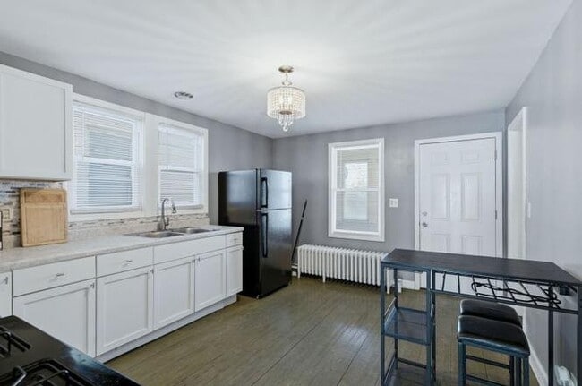 Photo - 8412 S Manistee Ave Unit Apt 1