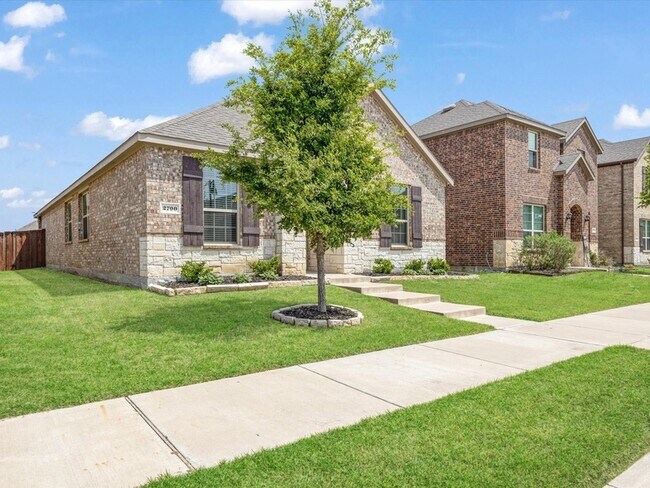 Photo - 2700 Franklin Dr House