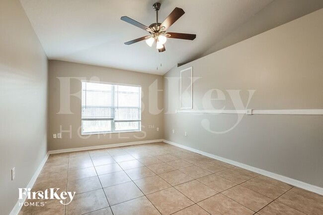 Photo - 1564 Deerfield Ave