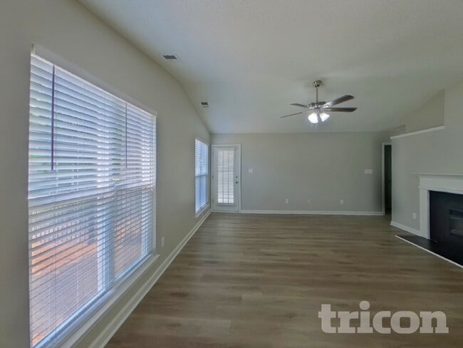 Photo - 722 Foxborough Rd