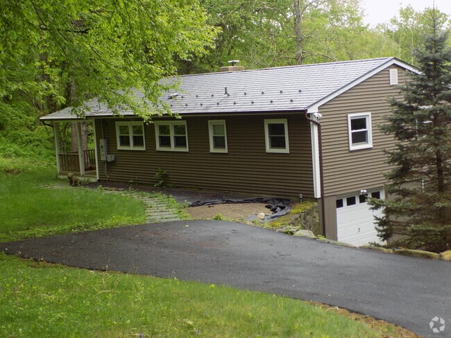 Building Photo - 12 Fogarty Ln Rental