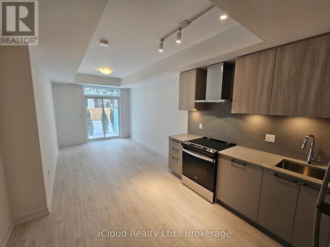 Photo - 496 Plains Rd E