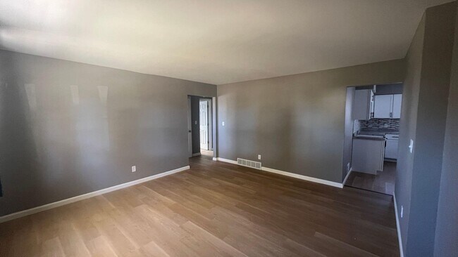 Photo - 5922 N 84th St