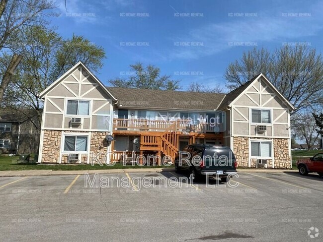 Building Photo - 561 N Somerset Terrace Unit B Rental