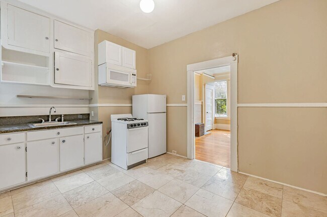 Photo - 652-656 Clayton Street Unit 656A