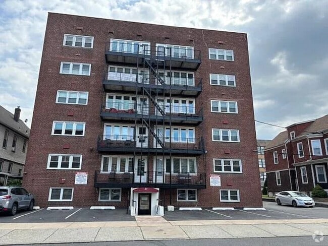Building Photo - 70 W 32nd St Unit 3 Rental