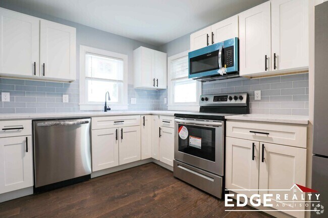 Building Photo - 115 Summer St Unit 1 Rental