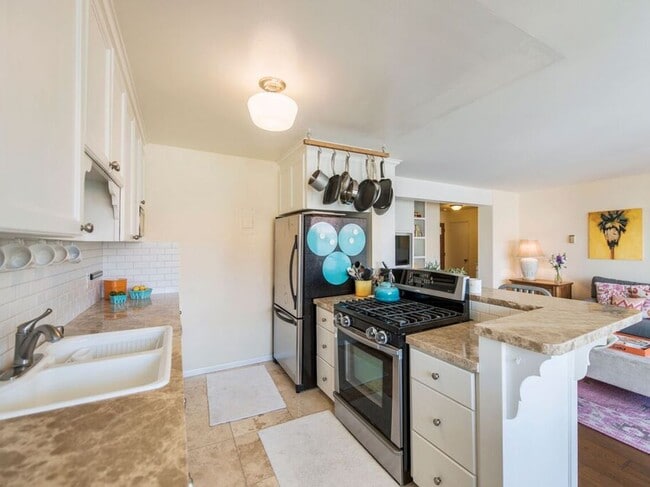 Photo - 1720 Ardmore Ave Unidad 227