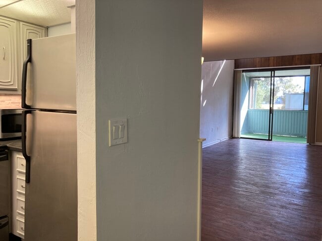 Building Photo - 705 SW 75th St Unit 202