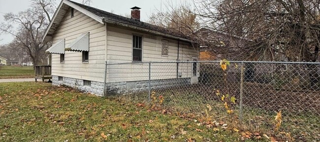 Photo - 1652 E Hickory St