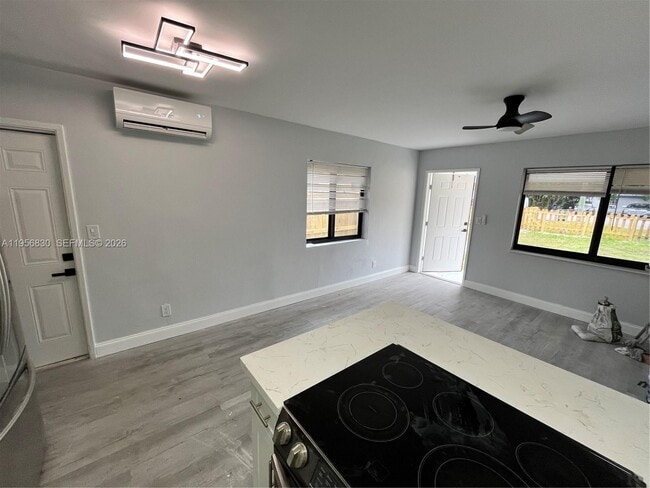 Photo - 883 NE 39th St Unidad 885