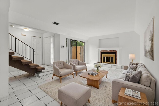 3502 Gardens E Dr