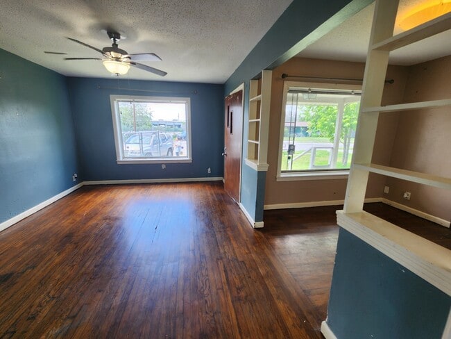 Photo - 937 Rossi Dr
