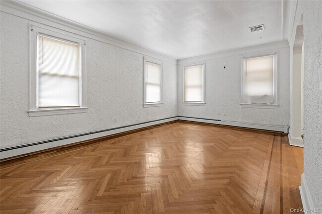 Photo - 245 W Walnut St