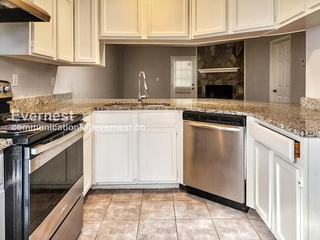 Photo - 1942 Cornell Way