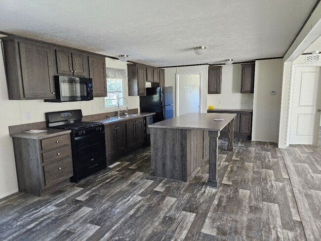 Photo - 16 Boulder Way