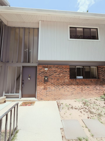 Building Photo - Beautifully Updated 3 Bedroom Condo with Community Pool in the Heart of Greenville!