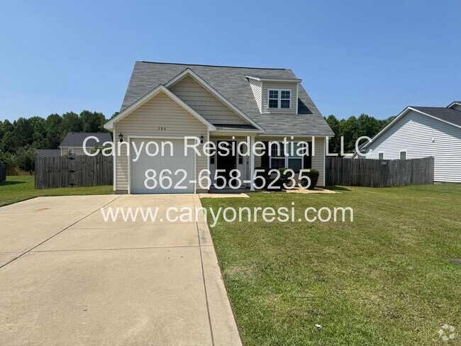 Building Photo - Charming 3-Bedroom Home in Raeford, NC