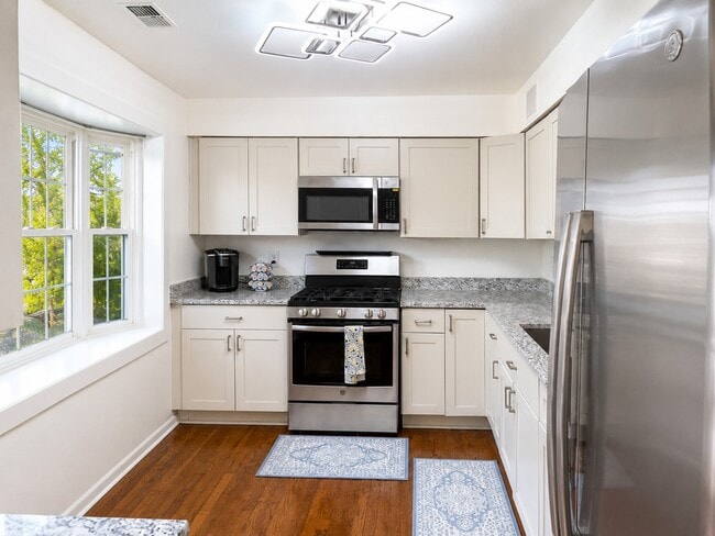 Photo - 1012 James Madison Cir