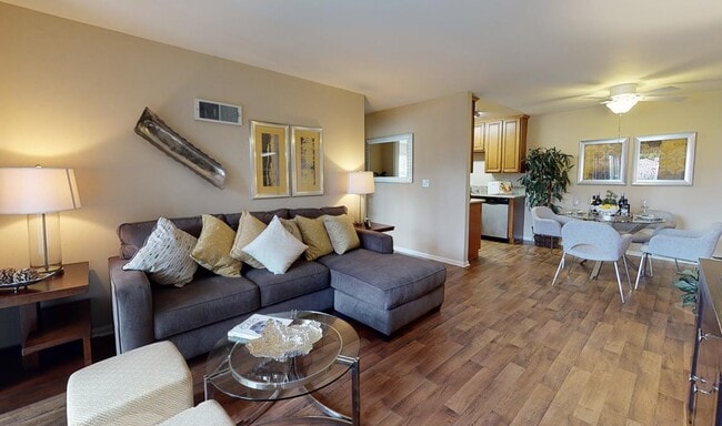 Building Photo - Sunbow Villas Rental