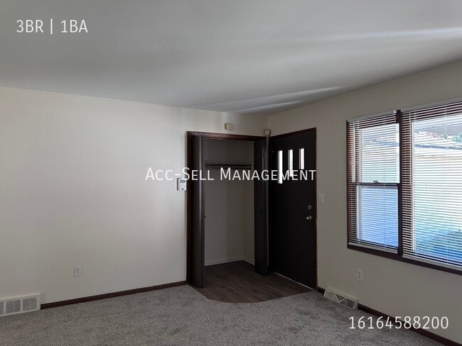 Photo - 5798 Christie Ave SE