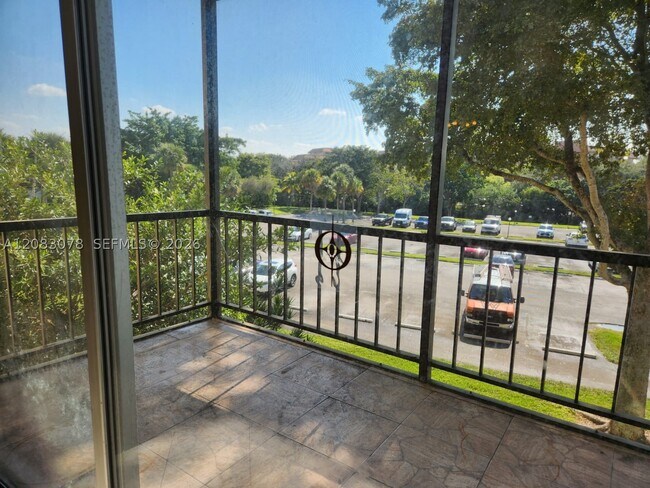 Photo - 7300 NW 17th St Unit 319