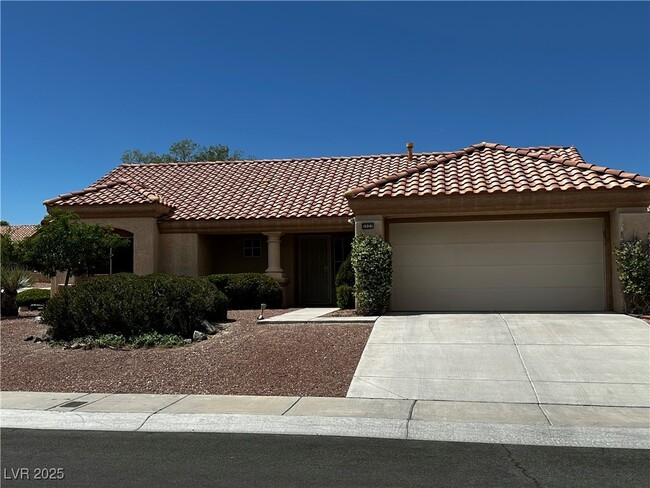 Photo - 2521 Highvale Dr House