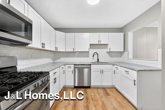 Building Photo - 1655 Westfield Dr N