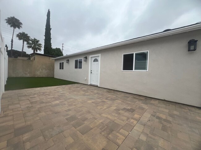 339 S Ave 56