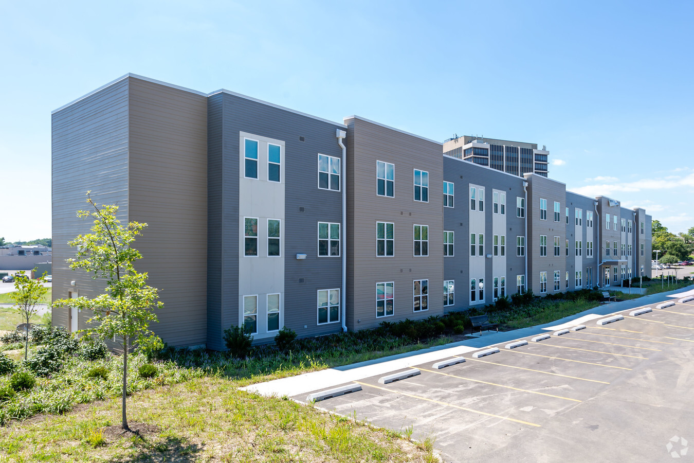 Roselawn Gardens - Roselawn Gardens Apartments