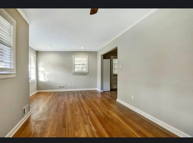 3173 Spreading Oak Dr SW